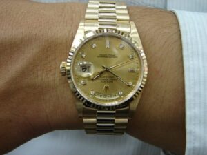 多年沒戴的手錶